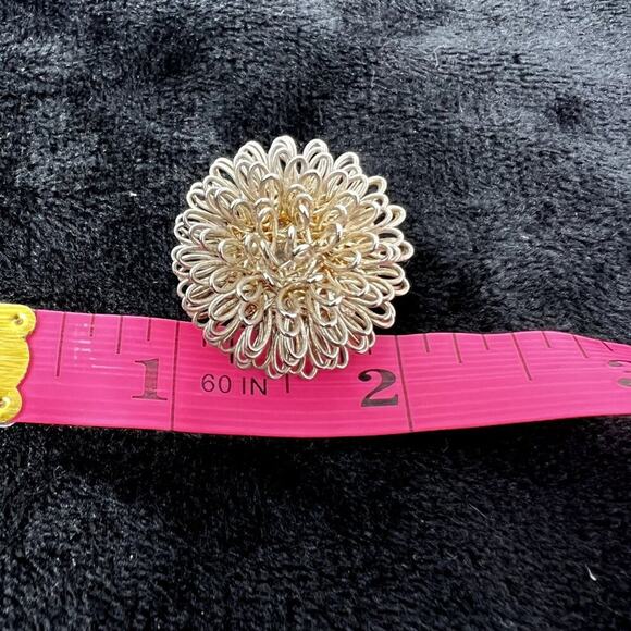 Earrings VTG Vintage Fashion Jewelry Gold Tone Wire Dandelion Puff Ball Clip On - Picture 3 of 6